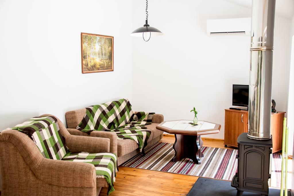 Ramybes Uostas Guest House Svedriske ภายนอก รูปภาพ