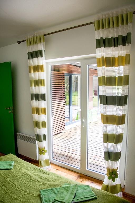 Ramybes Uostas Guest House Svedriske ภายนอก รูปภาพ