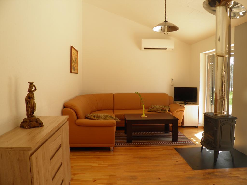 Ramybes Uostas Guest House Svedriske ภายนอก รูปภาพ