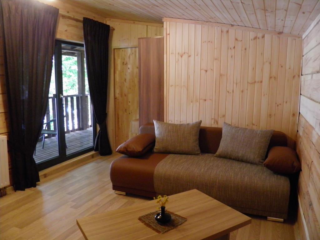 Ramybes Uostas Guest House Svedriske ภายนอก รูปภาพ